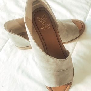 Brand New Vegan Leather “Lotus” Sandal